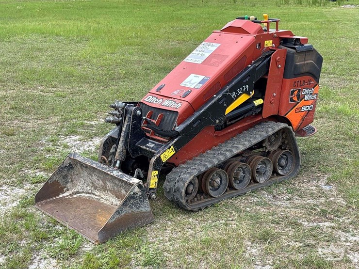 2020-ditch-witch-sk800-image-1