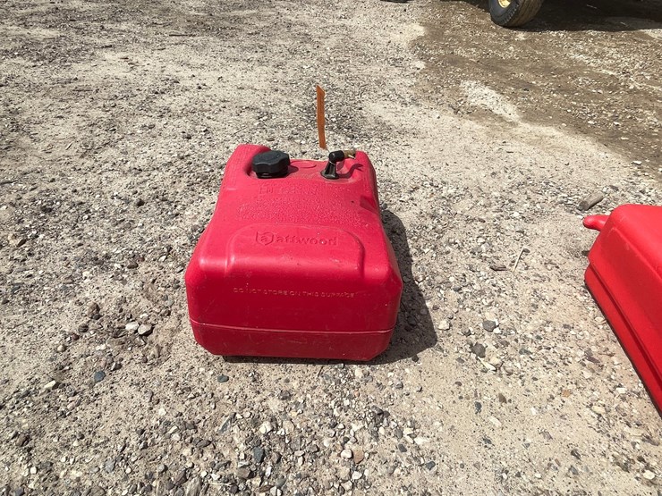 #2154-•-attwood-boat-gas-can-image-6