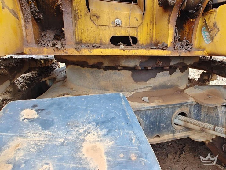 2020-deere-135g-image-17