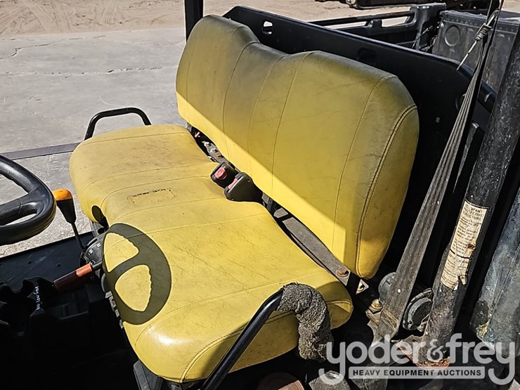2012-john-deere-gator-image-17