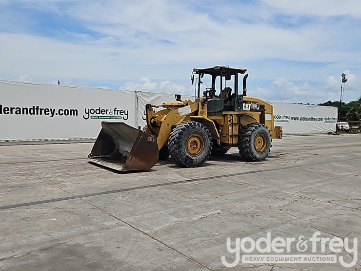 2009-caterpillar-938h-image-2