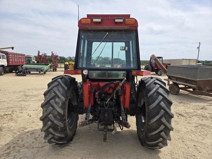 case-ih-585-image-8