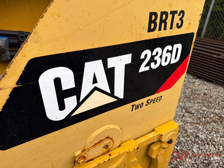 2015-caterpillar-236d-image-5