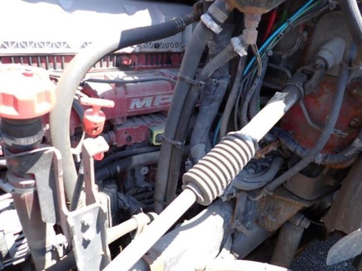 2015-mack-granite-gu813-image-29
