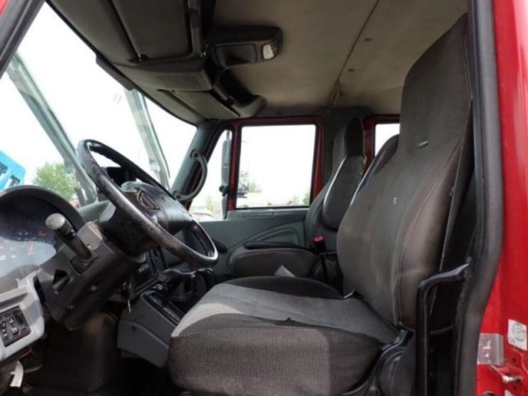 2005-international-durastar-4200-image-20