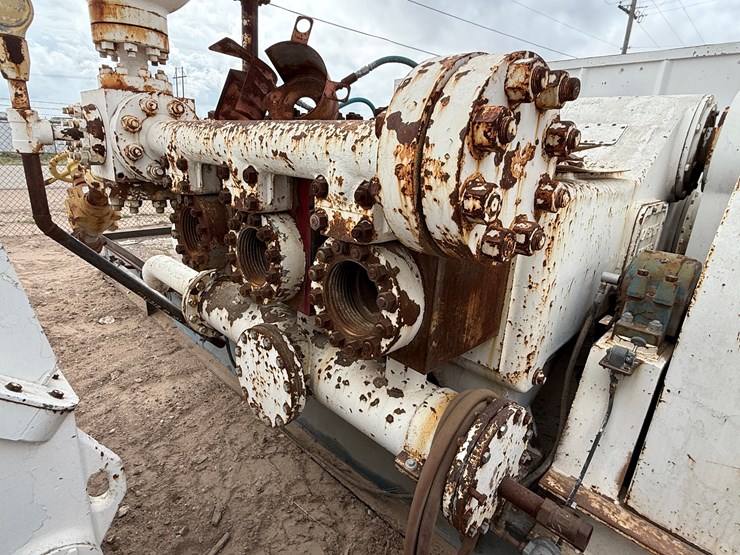 2011-caterpillar-3512-image-11