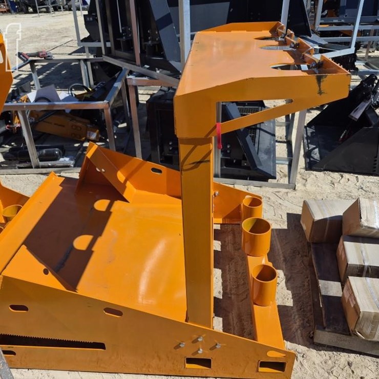 LANDHONOR ATTACHMENT & TOOL CADDY