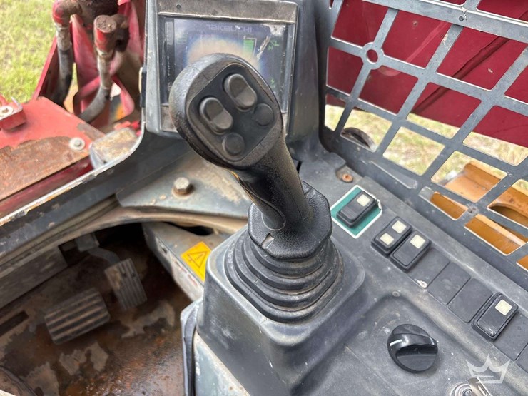 takeuchi-tl10v2-image-23