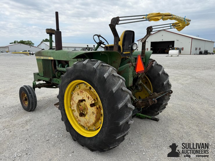 john-deere-4010-image-7