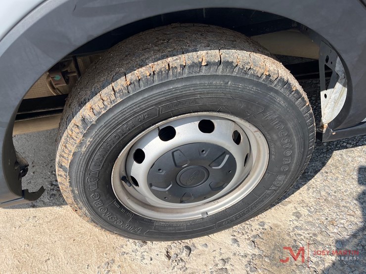 2019-ford-transit-image-10