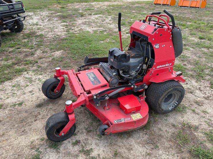 #6011-•-gravely-52"-pro-stance-52-zero-turn-lawnmower-image-2