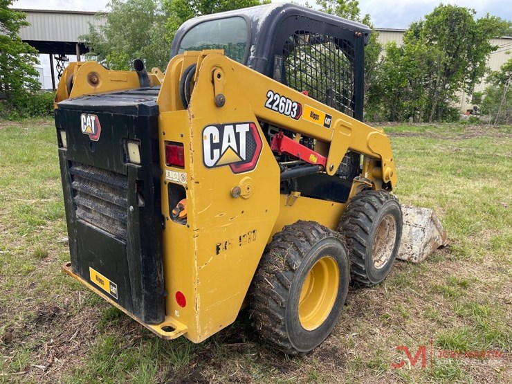 2023-caterpillar-226d3-image-3