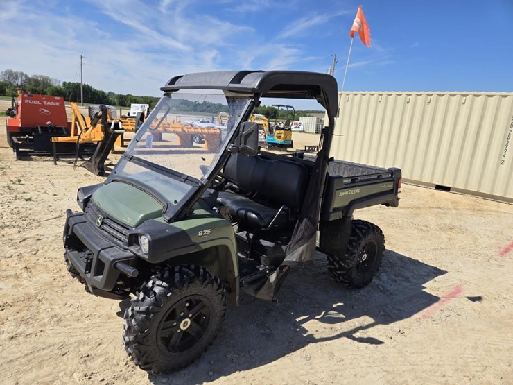 john-deere-gator-image-1