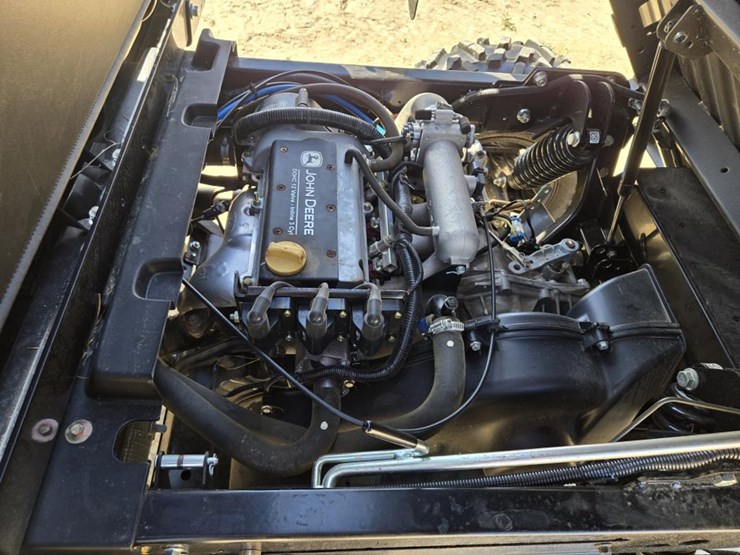 john-deere-gator-image-13