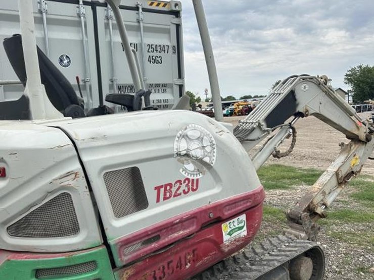 takeuchi-tb230-image-5