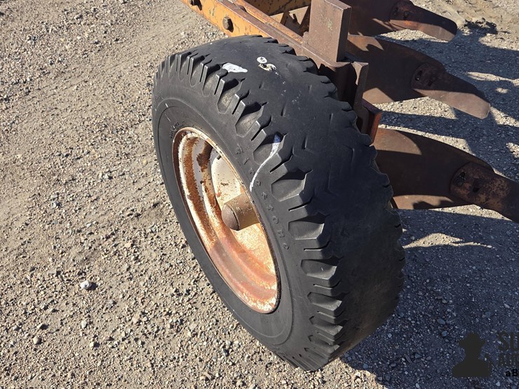 allis-chalmers-3-bottom-plow-image-11