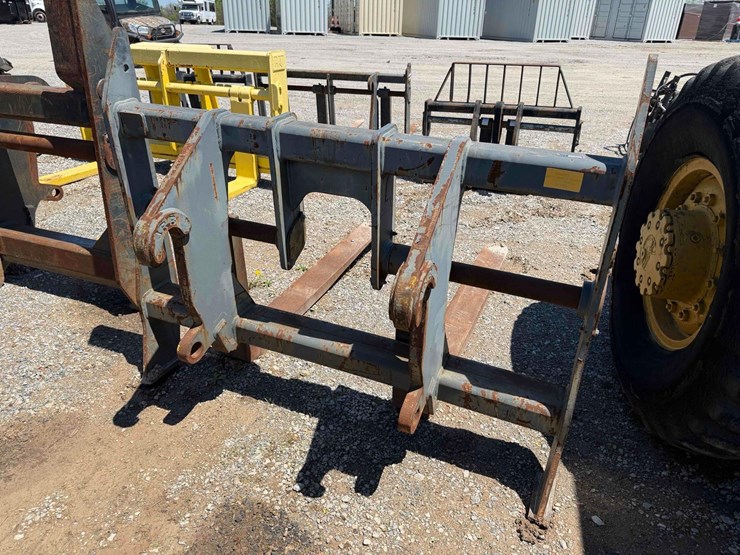jrb-wheel-loader-forks-image-2