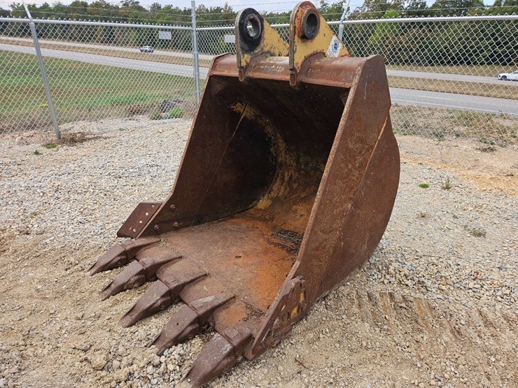 2017-caterpillar-336f-image-116
