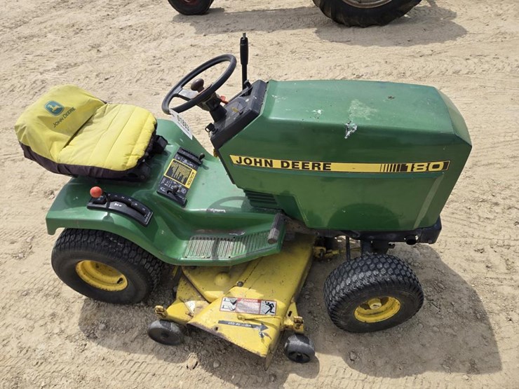 john-deere-180-image-5