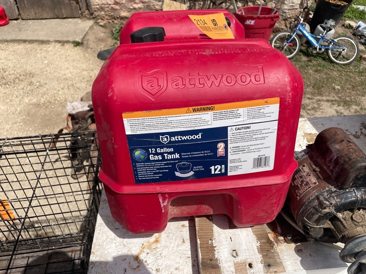 #2134-•-attwood-boat-gas-can-image-1