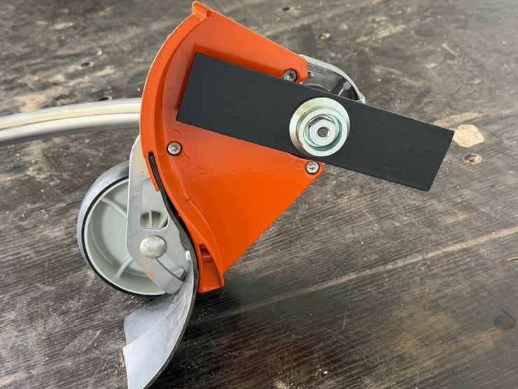 #6023-•-stihl-fc56-edger-image-6