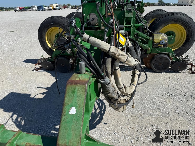 2011-john-deere-1770-image-10
