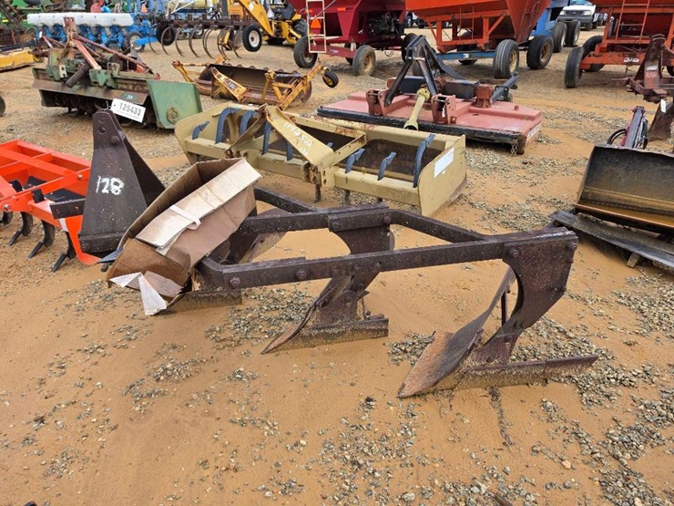 128---3-bottom-plow-image-1