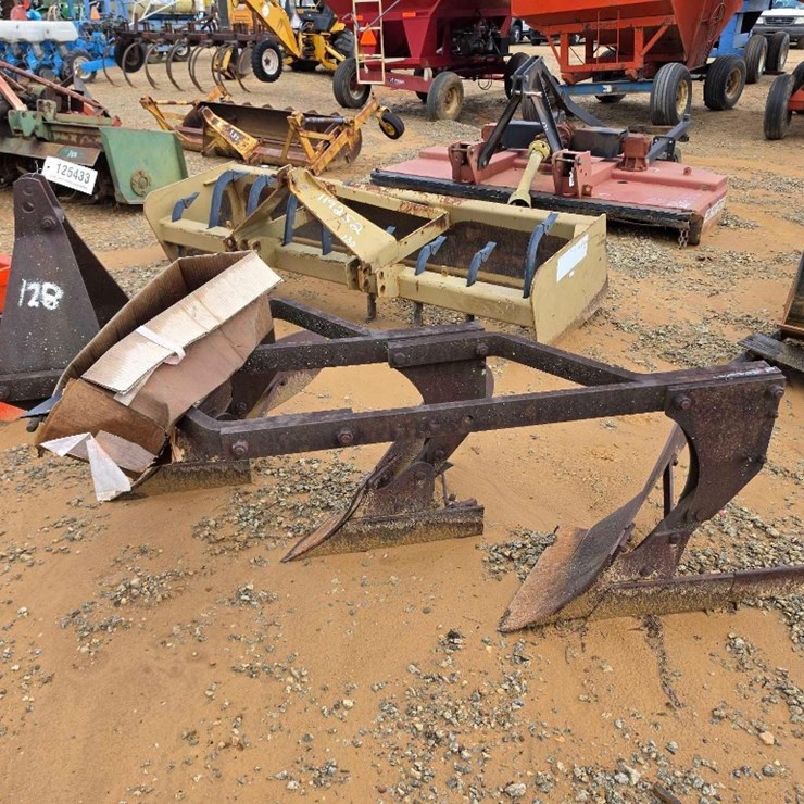 128 - 3-BOTTOM PLOW