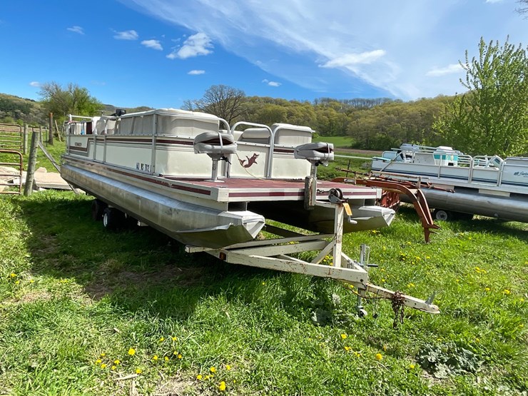 #2103-•-1990-kennedy-24'-supreme-pontoon-and-trailer-(has-wi-title)-image-3