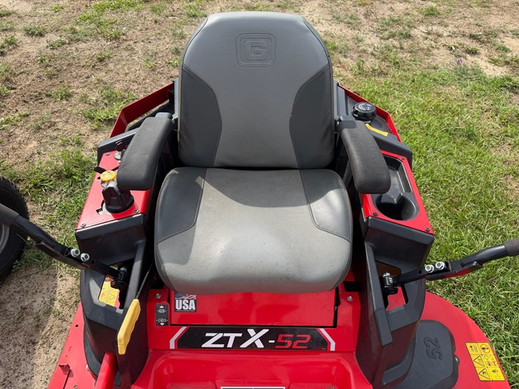 #6007-•-gravely-52"-ztx52-zero-turn-lawnmower-image-11