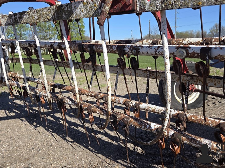 international-hay-rake-image-12