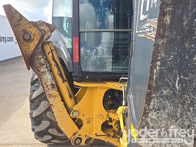 2020-deere-310sl-image-24