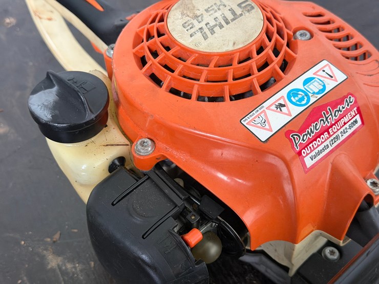 #6084-•-stihl-hs45-hedge-trimmer-image-4