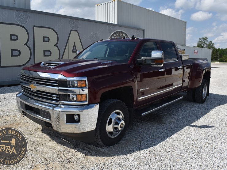 2017-chevrolet-silverado-3500hd-ltz-image-1