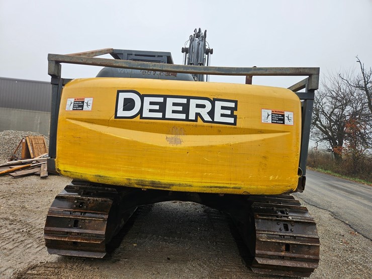 2010-deere-200d-lc-image-9