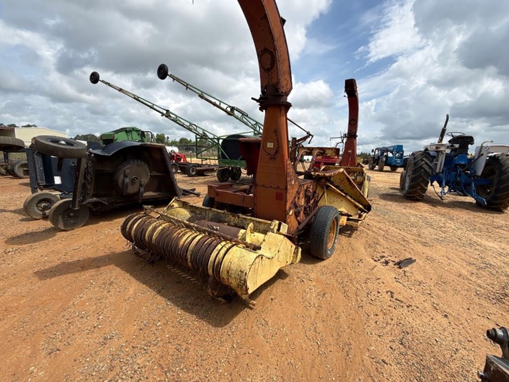 new-holland-717-image-4