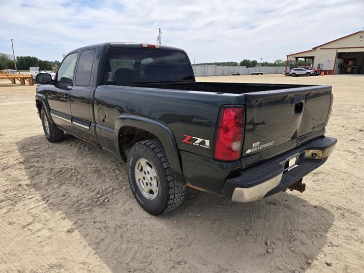 2004-chevrolet-1500-image-13
