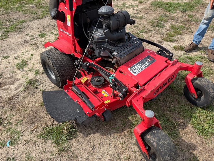 #6008-•-gravely-48"-pro-stance-48-zero-turn-lawnmower-image-6