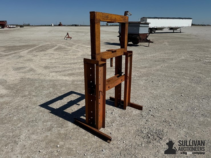 shop-built-press-image-3