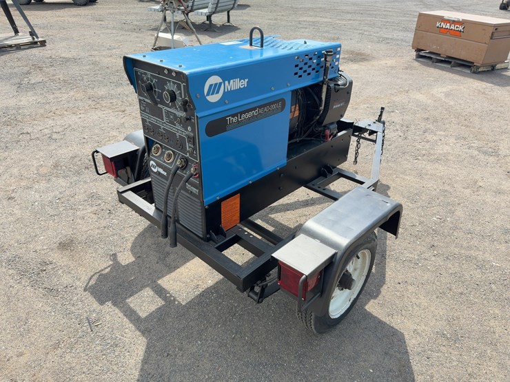 miller-legend-aead-200le-welder/generator-image-4