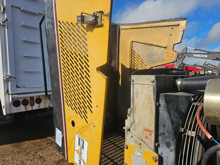 2000-caterpillar-574-image-24