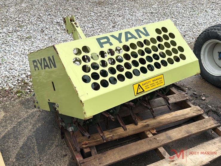 ryan-3ph-lawnaire-36"-aerator-image-3