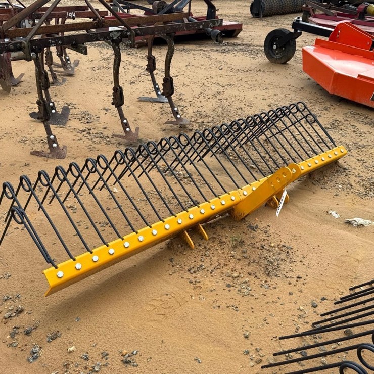 192 - 6' 3PT HITCH STRAW RAKE