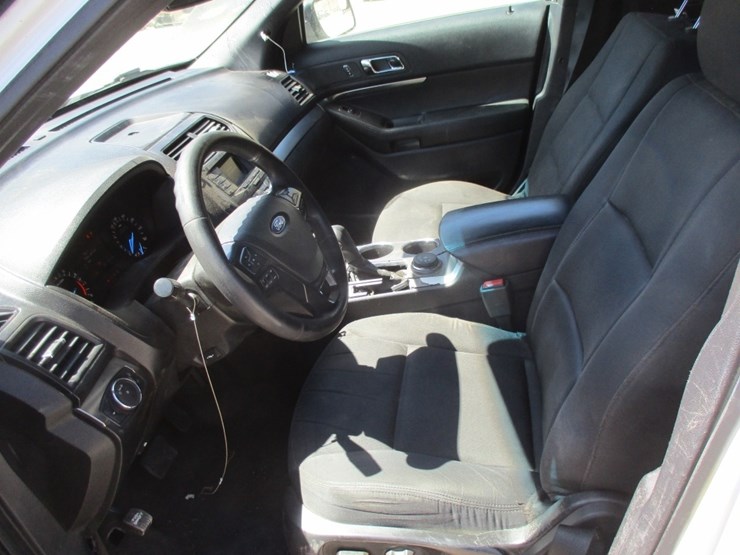 2017-ford-explorer-image-7