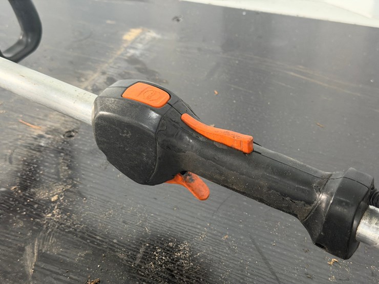 #6056-•-stihl-fc91-string-trimmer-image-6