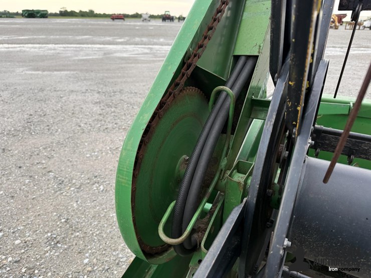john-deere-220-image-14