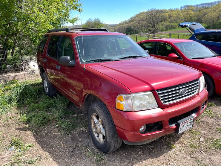 2005-ford-explorer-image-3