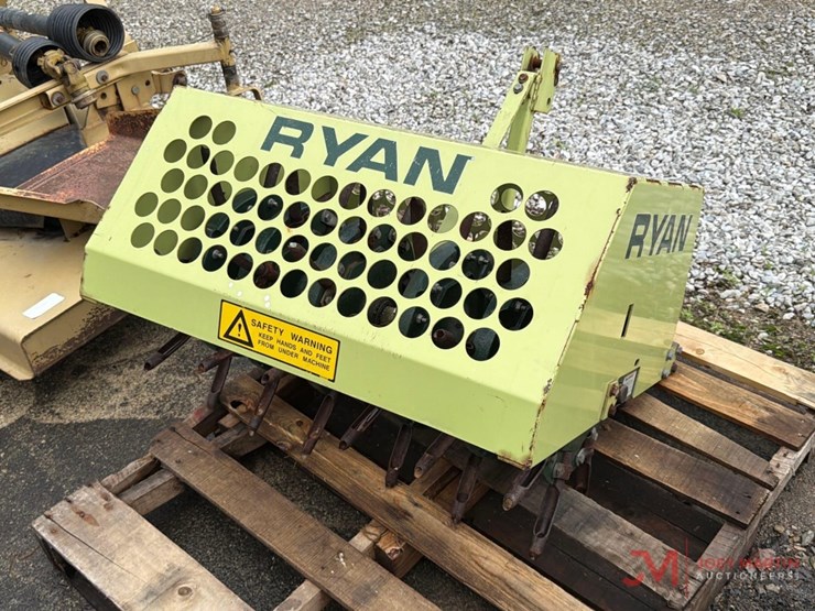 ryan-3ph-lawnaire-36"-aerator-image-4