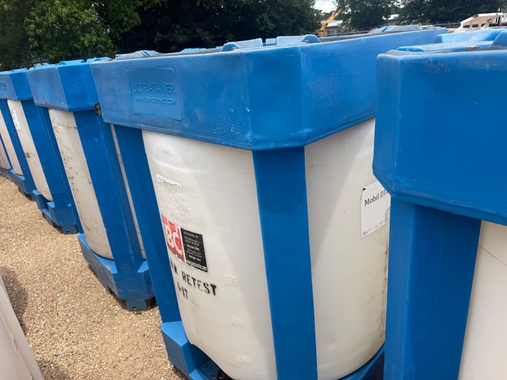 #1647-•-275-gallon-plastic-storage-oil-tank-image-2