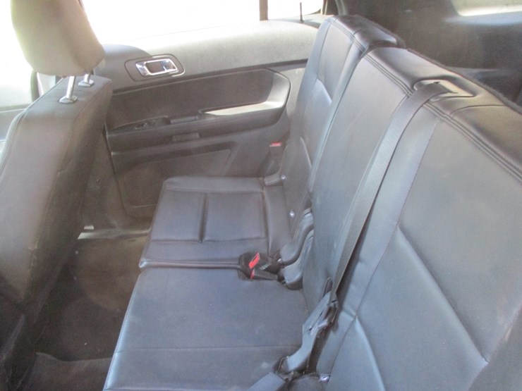 2017-ford-explorer-image-8